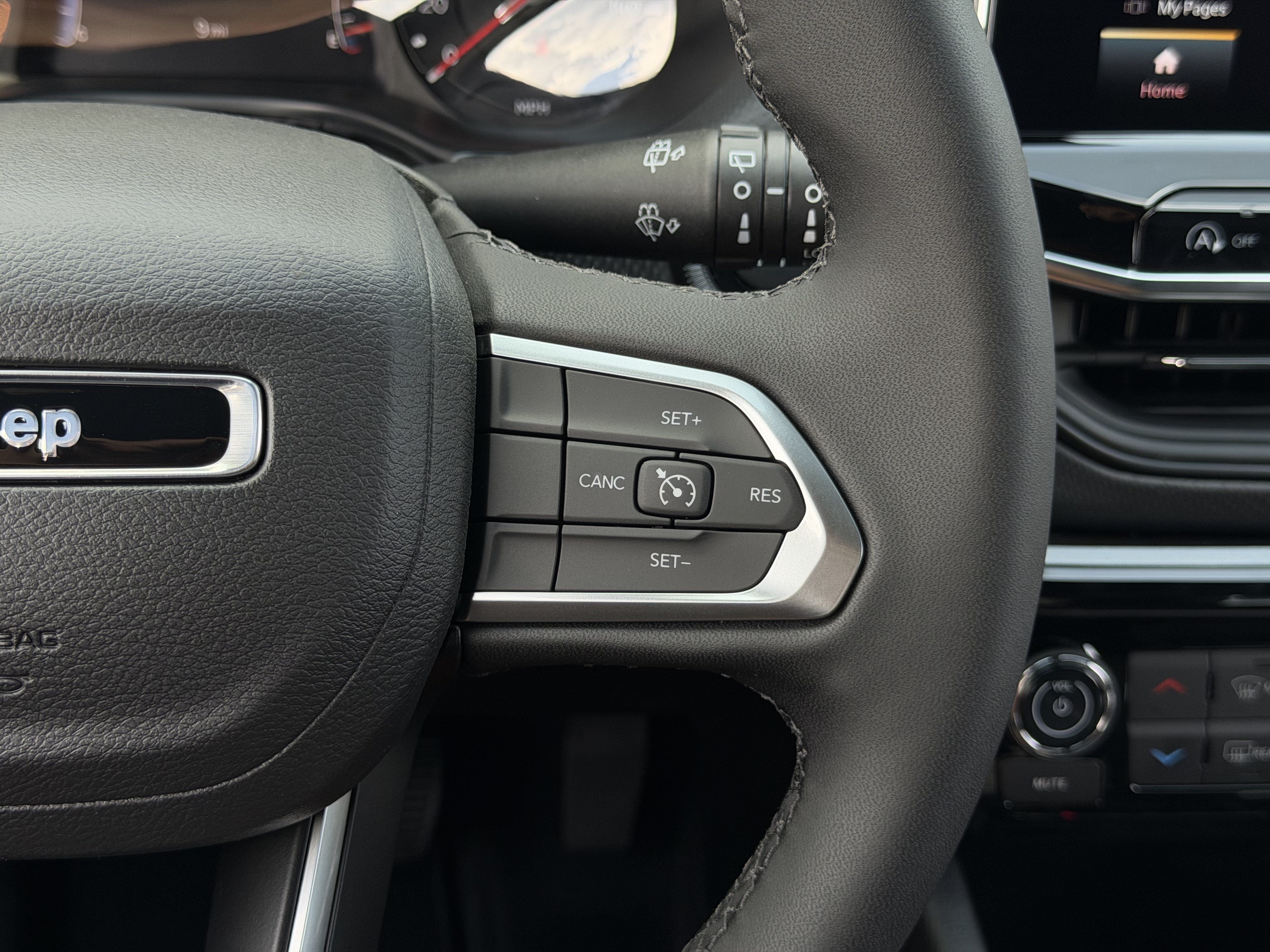 New 2026 Jeep Compass Latitude AWD/4WD image 19