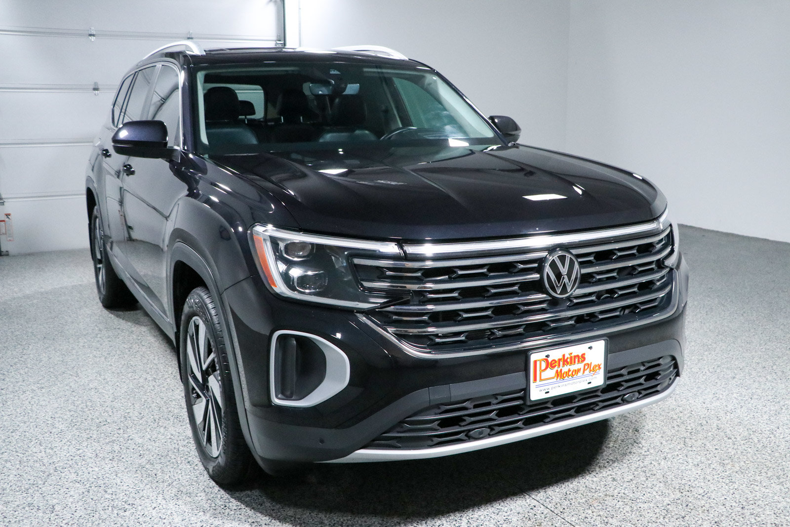 Used 2024 Volkswagen Atlas SEL AWD/4WD image 5