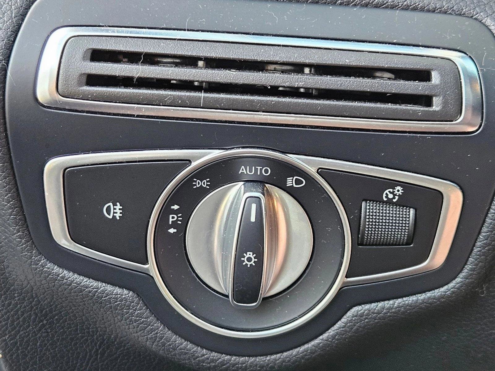 Certified 2019 Mercedes-Benz C 300 Sedan image 7