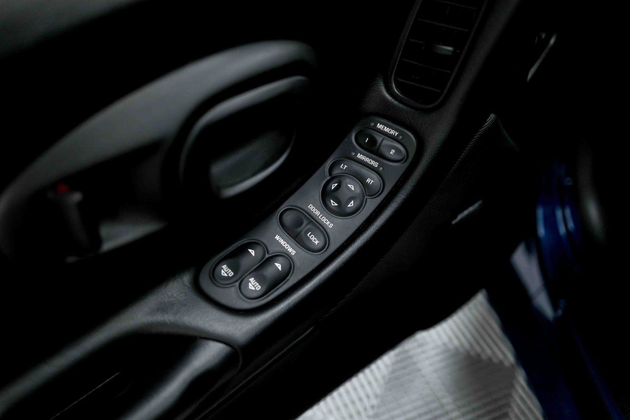 Used 2004 Chevrolet Corvette Z06 w/ Z06 Preferred Equipment Group image 44