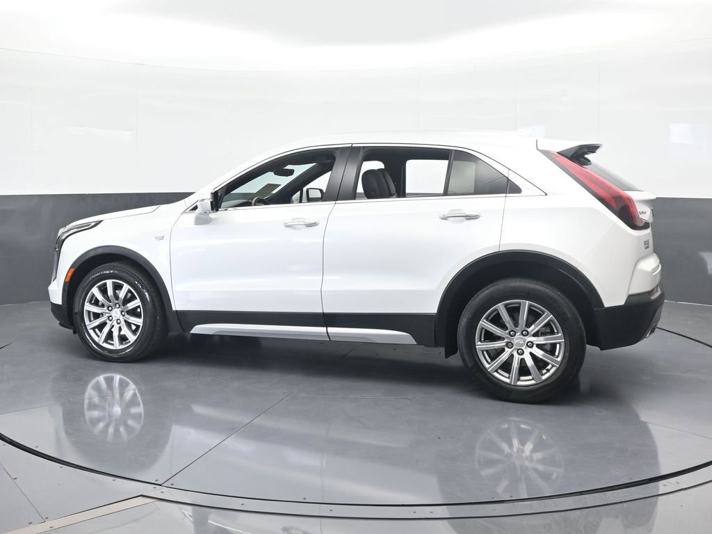 Used 2022 Cadillac XT4 Premium Luxury w/ Enhanced Visibility Package image 3
