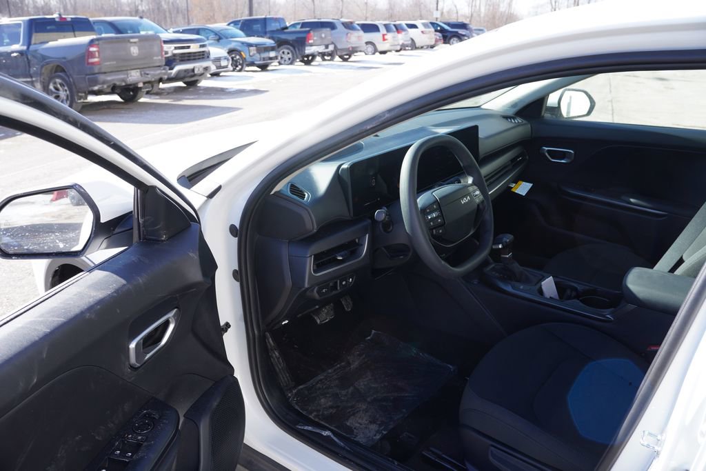 New 2026 Kia K4 FWD image 10