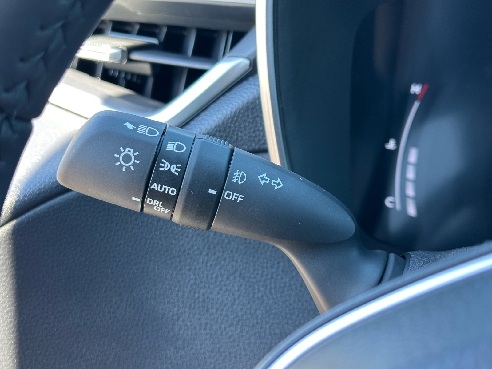 New 2024 Toyota Corolla Cross XLE image 27