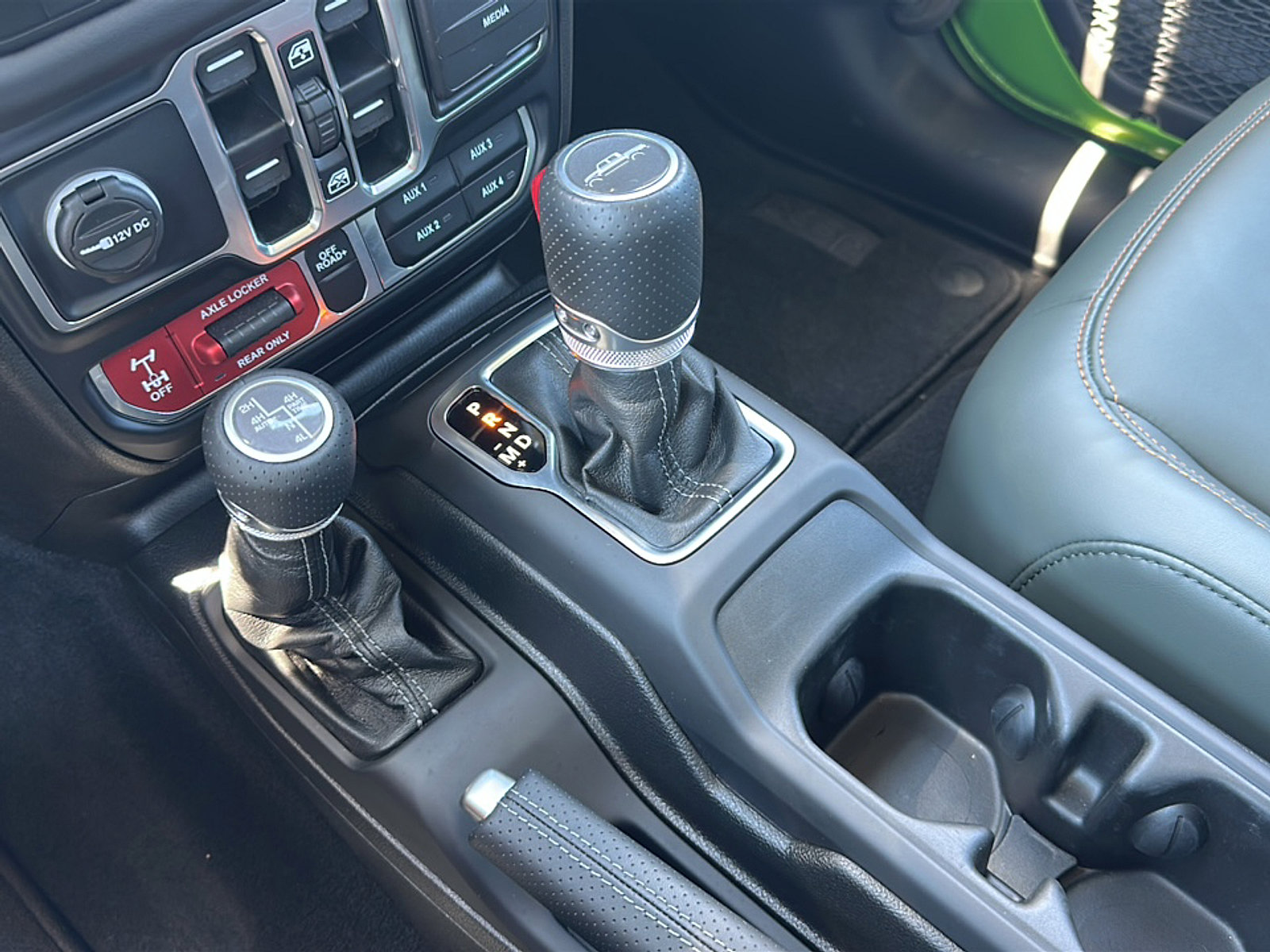 Used 2025 Jeep Gladiator Mojave image 36