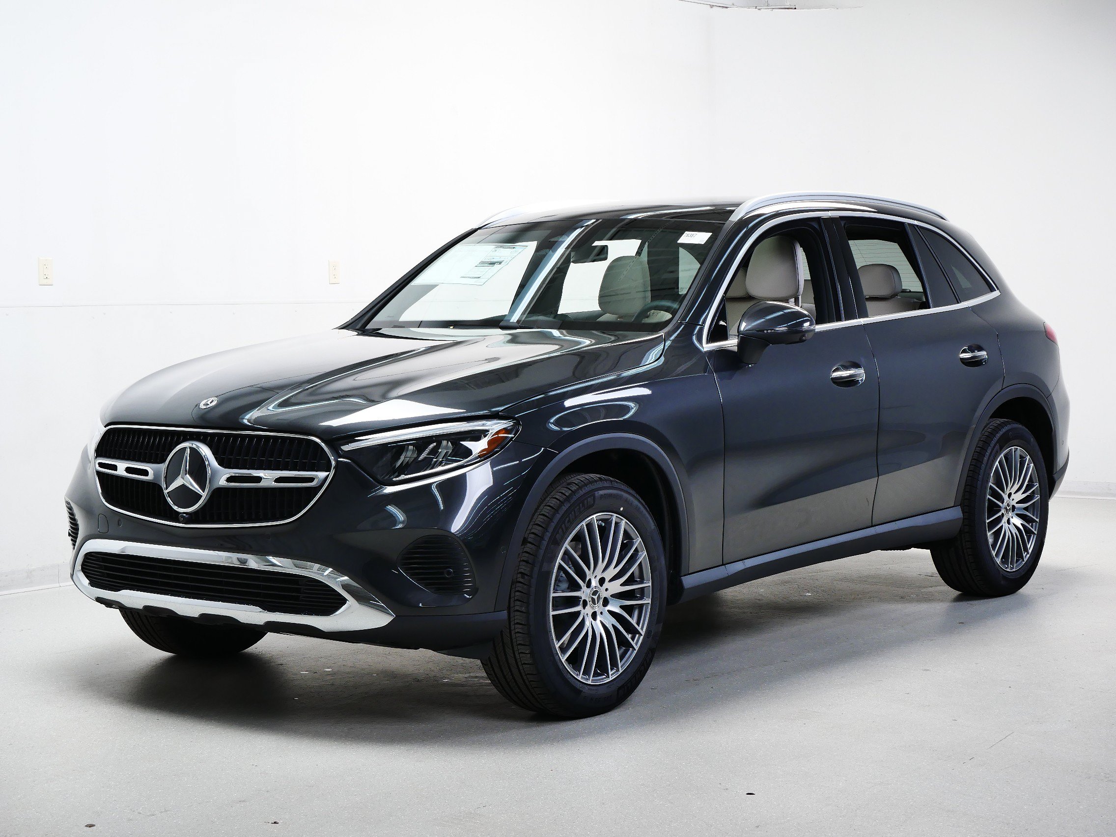 New 2026 Mercedes-Benz GLC 300 4MATIC image 4