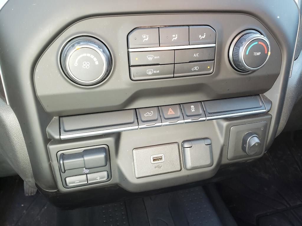 Used 2019 Chevrolet Silverado 1500 Custom w/ Custom Value Package image 19