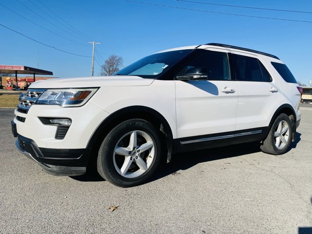 Used 2018 Ford Explorer XLT w/ Equipment Group 202A image 5