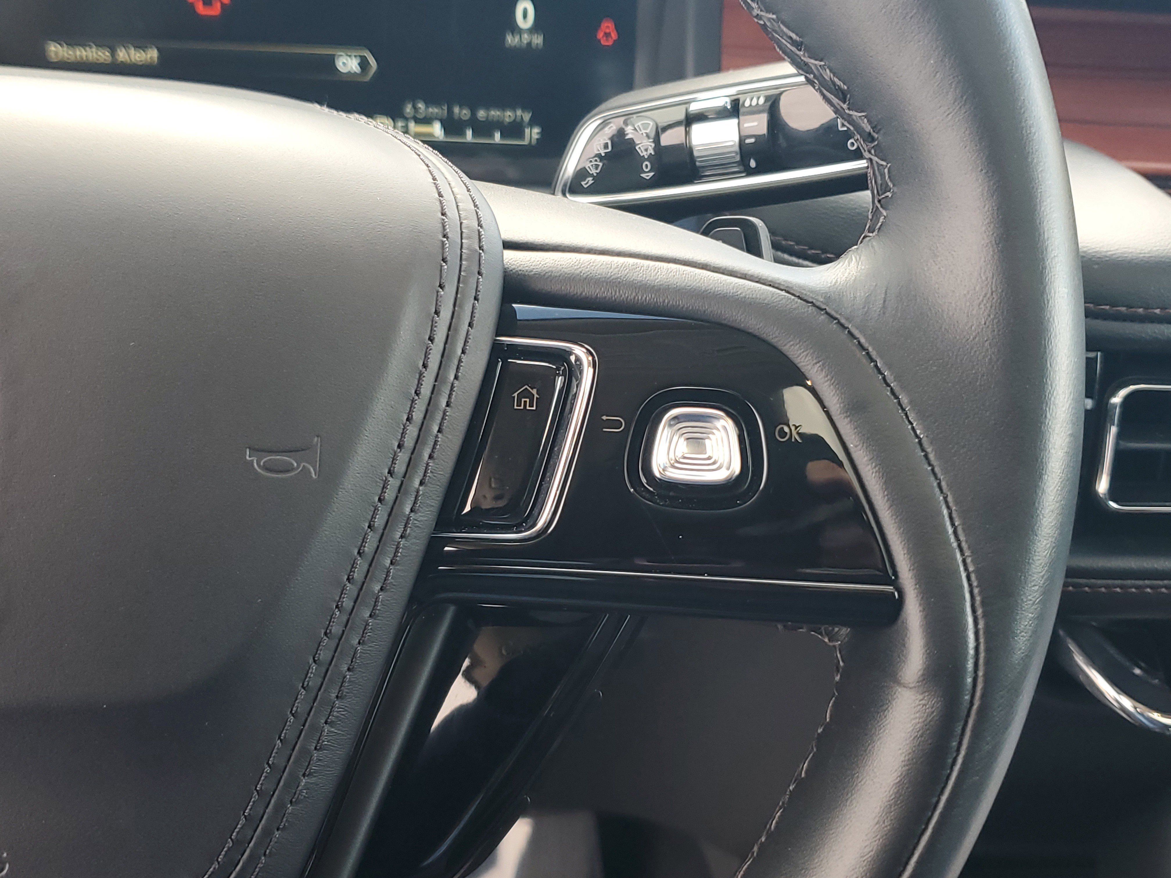 Used 2023 Lincoln Aviator Reserve w/ Equipment Group 201A image 25