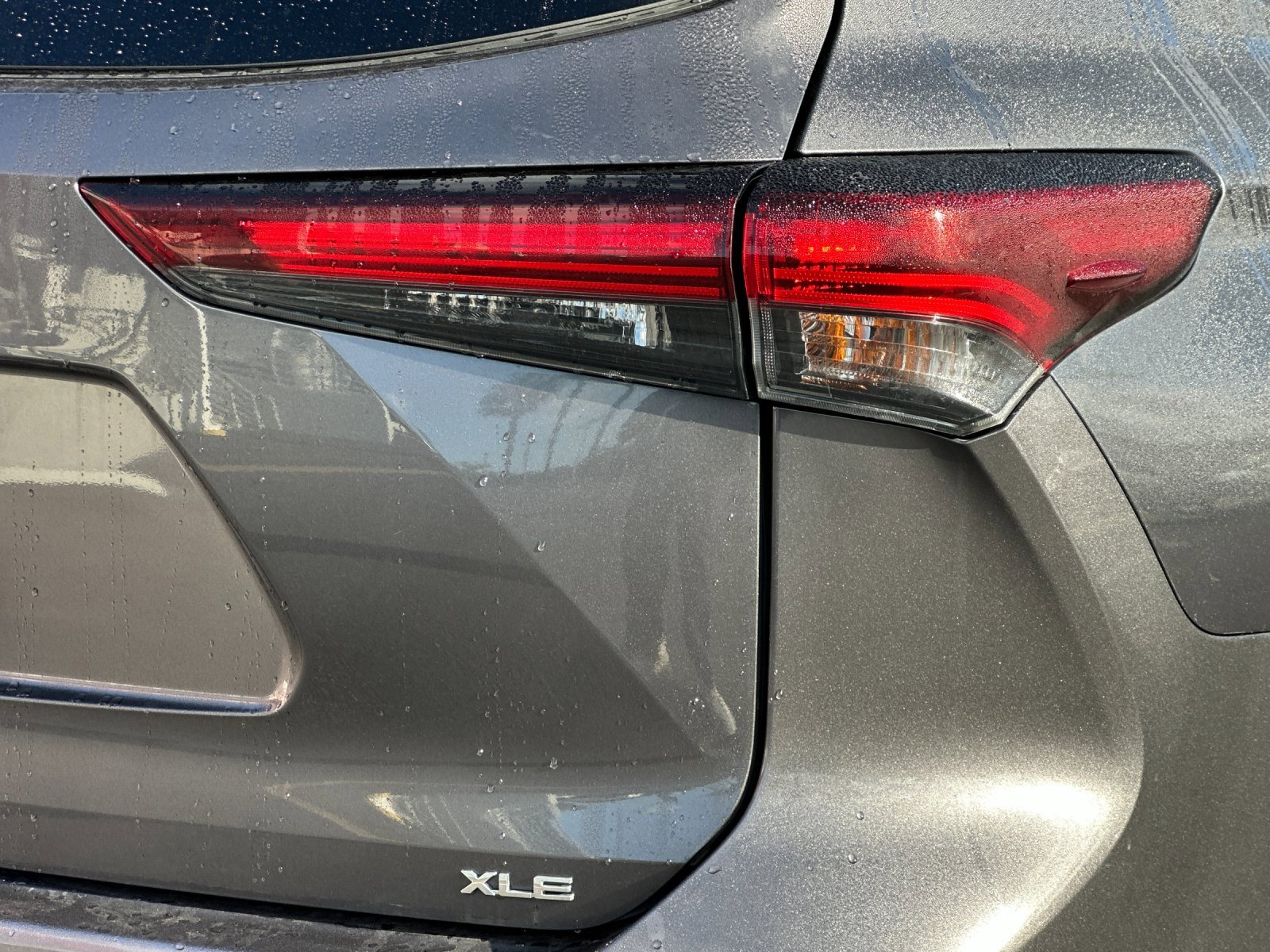 Used 2024 Toyota Highlander XLE image 26