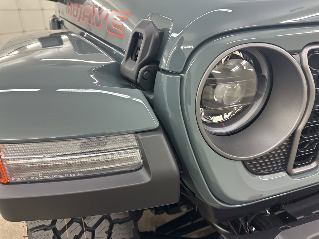 New 2026 Jeep Gladiator Mojave image 13