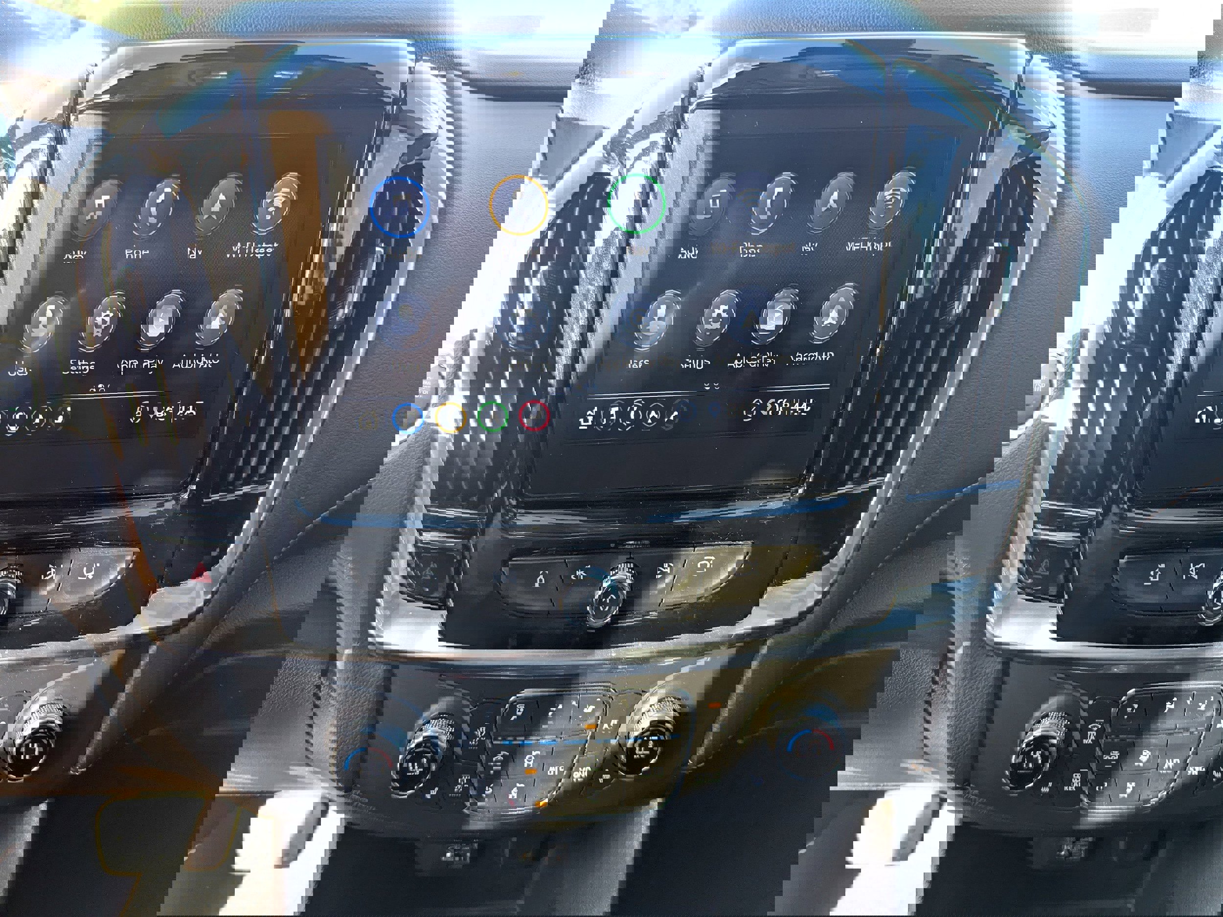 Used 2020 Chevrolet Traverse LT w/ LT Premium Package image 19