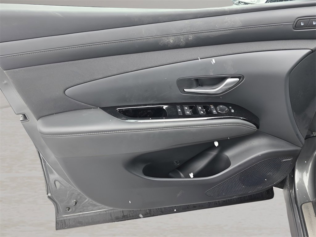 Certified 2025 Hyundai Tucson Limited image 18