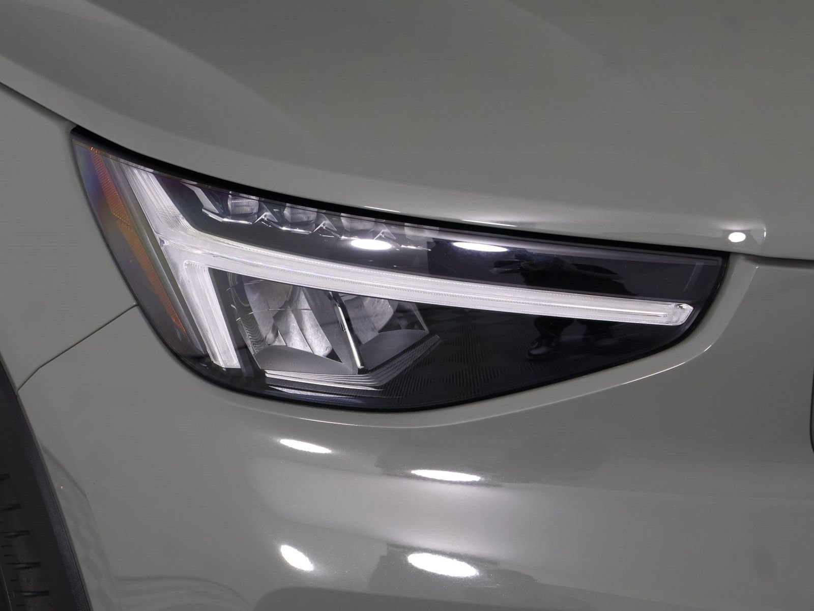 Used 2023 Volvo C40 P8 Recharge Plus w/ Protection Package Premier AWD/4WD image 24