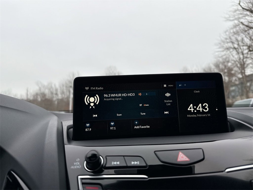 Used 2025 Acura RDX SH-AWD image 12