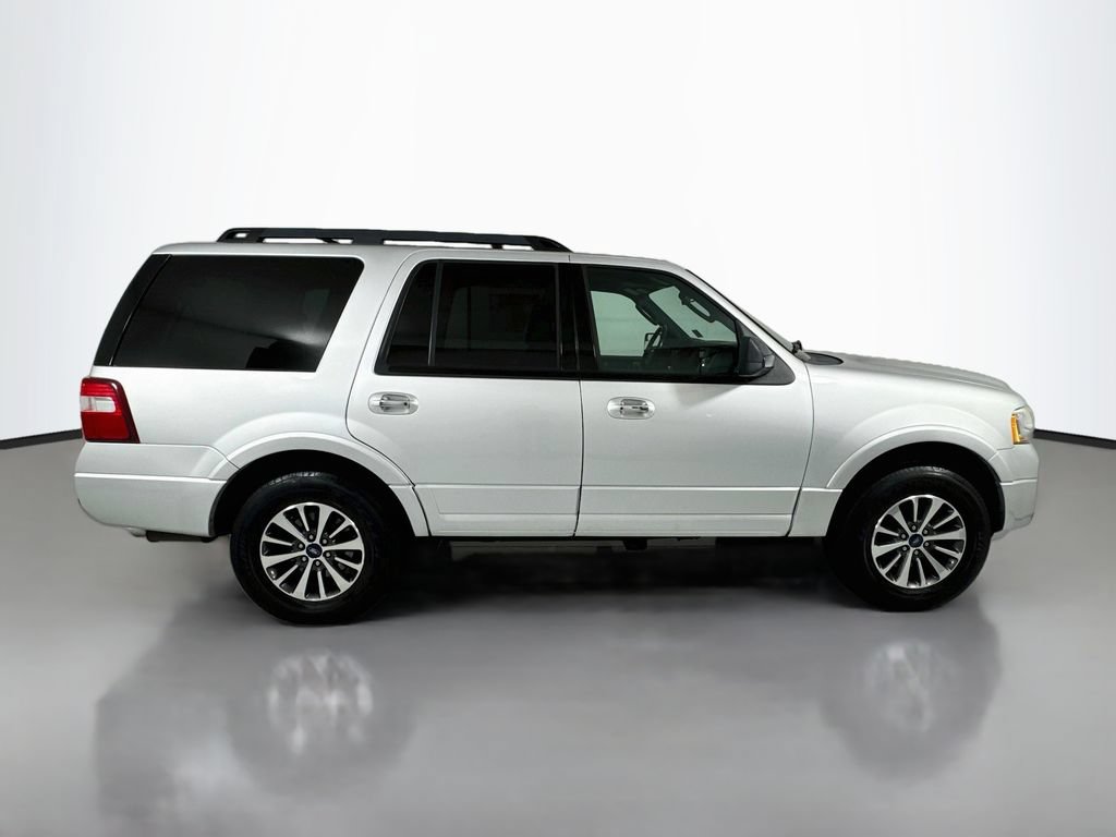 Used 2016 Ford Expedition XLT w/ Equipment Group 202A AWD/4WD image 8