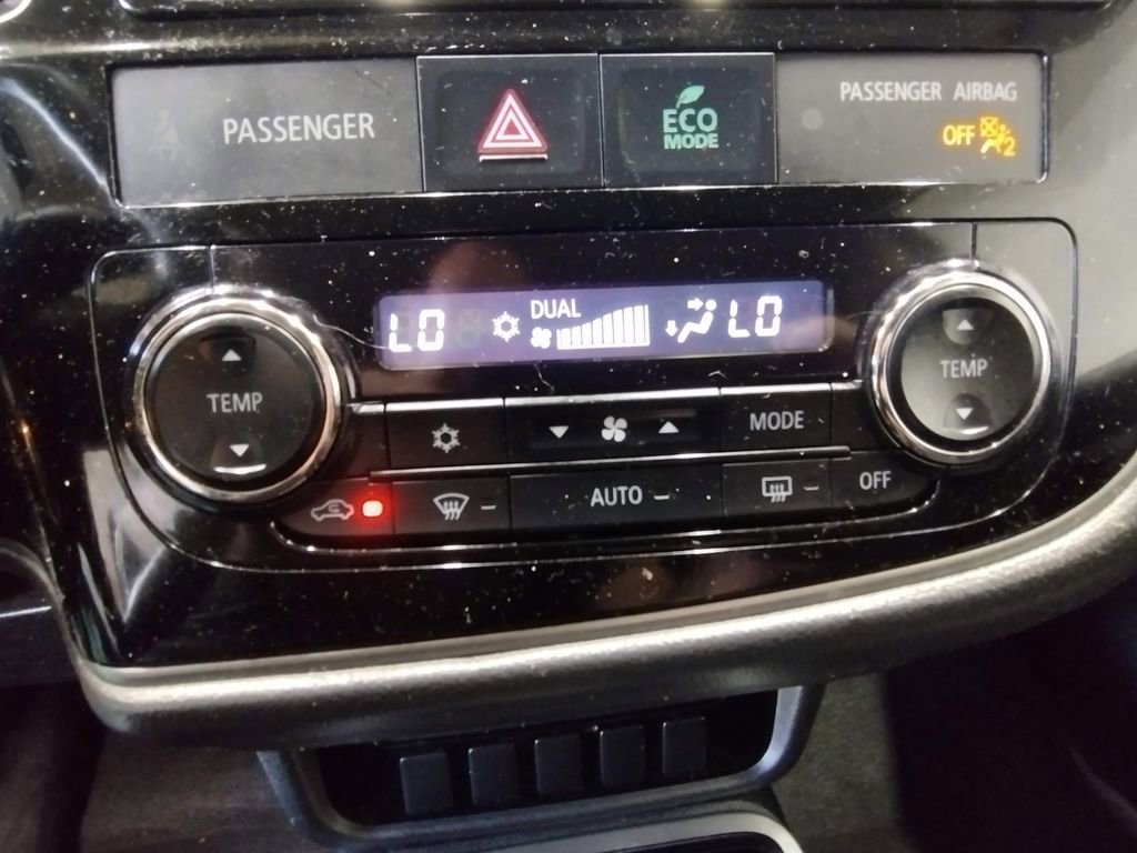Used 2018 Mitsubishi Outlander ES image 33