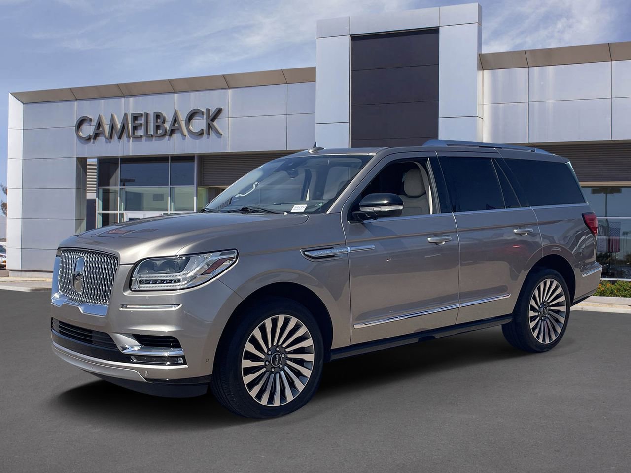 Used 2020 Lincoln Navigator Reserve w/ Luxury Package AWD/4WD image 2