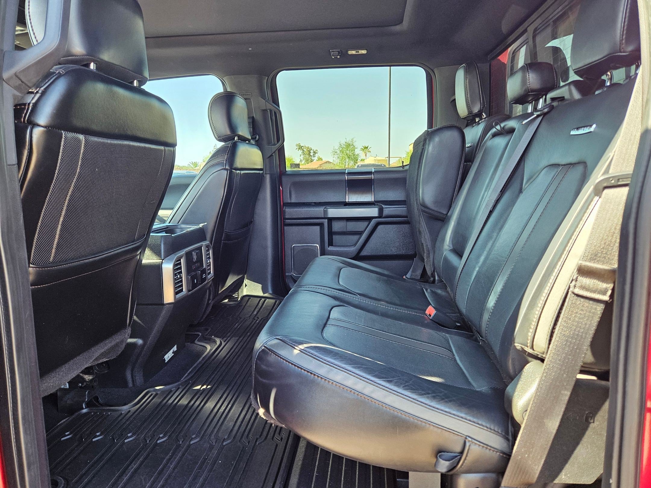 Used 2019 Ford F250 Platinum w/ Platinum Ultimate Package AWD/4WD image 25