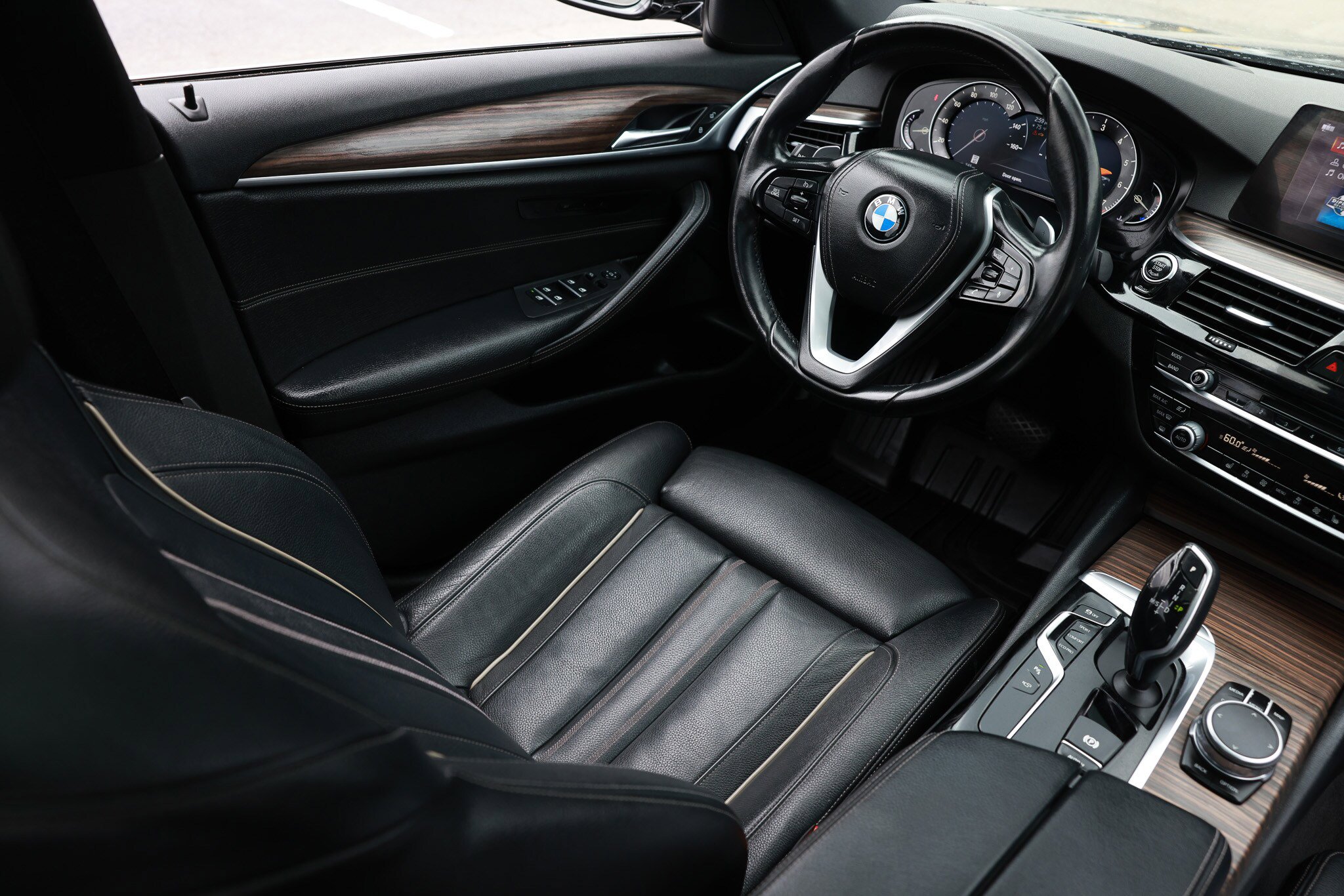 Used 2017 BMW 530i image 24