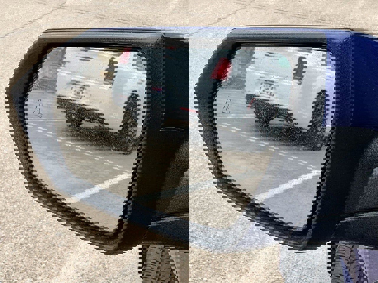 Used 2025 Hyundai Elantra SEL image 11