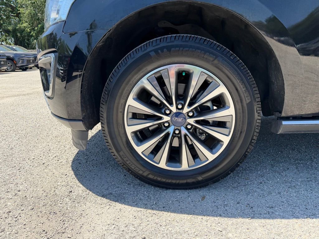 Used 2020 Ford Expedition Limited image 9