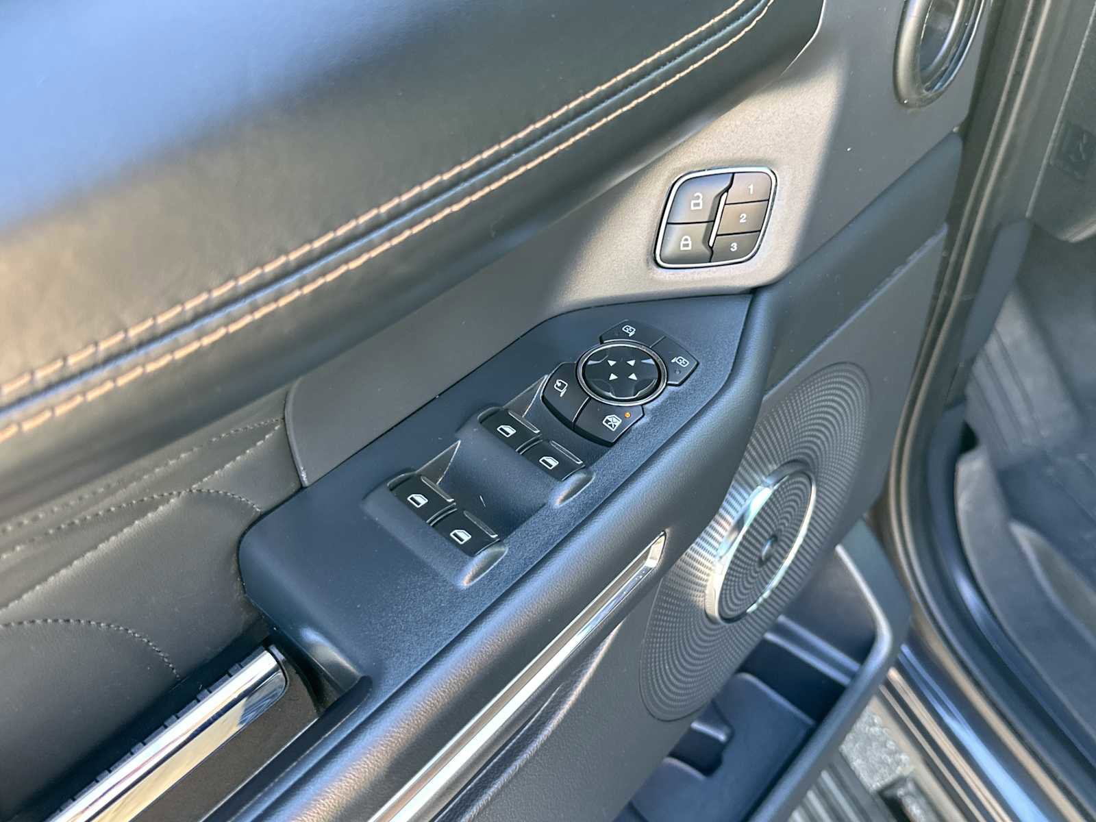 Used 2022 Ford Expedition Platinum image 15