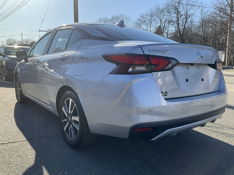 Used 2021 Nissan Versa SV FWD image 7