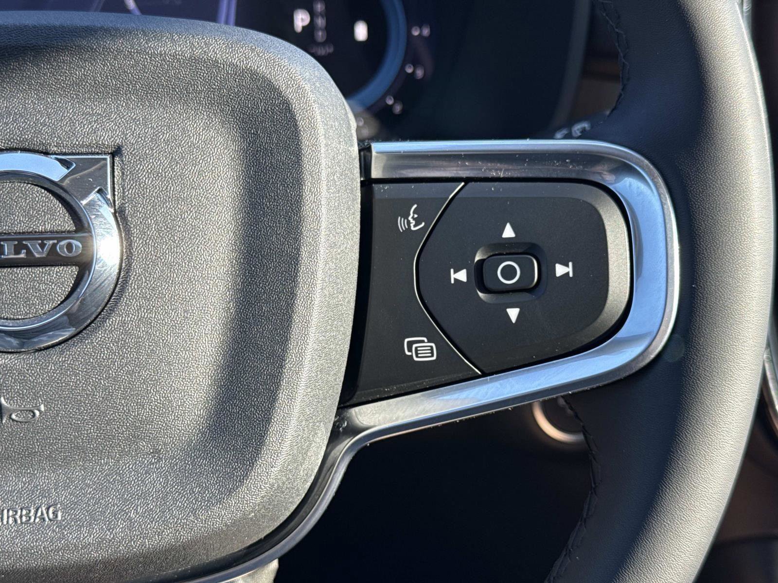 Used 2024 Volvo XC40 B5 Plus w/ Protection Package Premier image 8