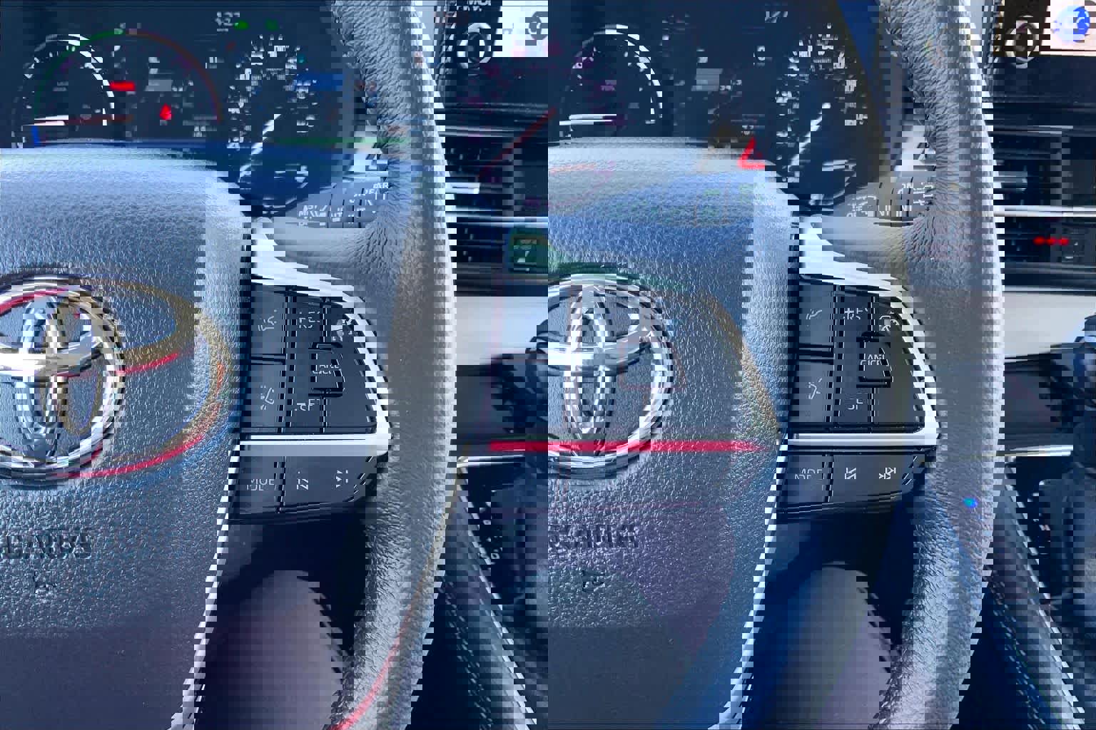 Used 2025 Toyota Sienna XLE w/ XLE Plus Package image 22