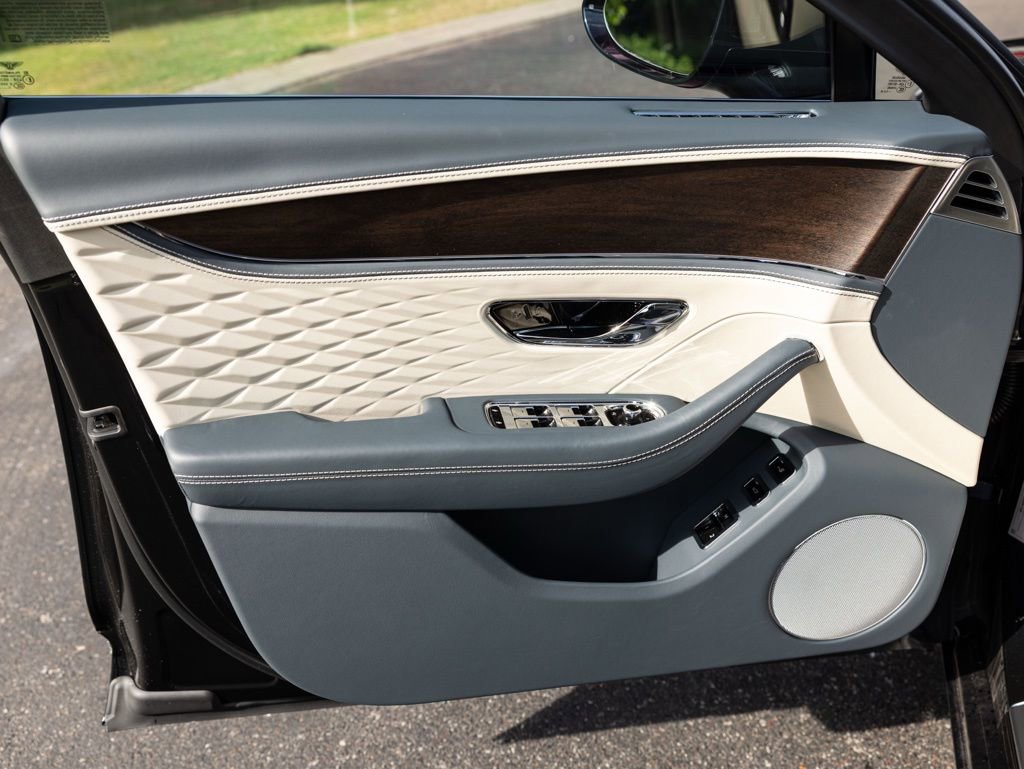 New 2026 Bentley Flying Spur Plug-In Hybrid AWD/4WD image 23