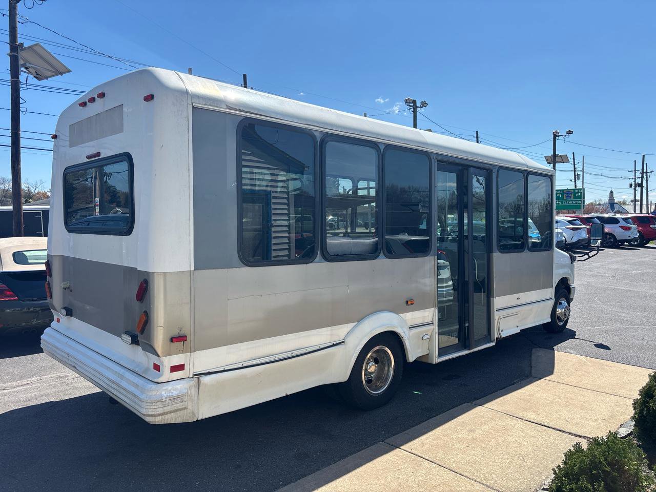 Used 2012 Ford E-450 and Econoline 450 Super Duty w/ Shuttle Bus Prep Pkg image 6