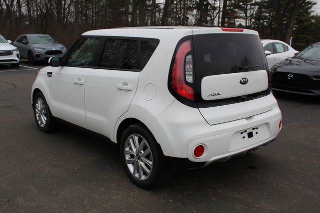Used 2017 Kia Soul + image 6