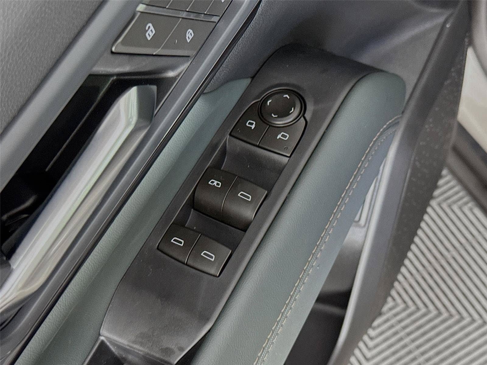 New 2026 GMC Terrain AT4 w/ Convenience Package III AWD/4WD image 19