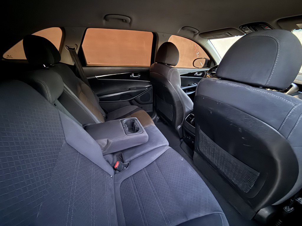 Used 2018 Kia Sorento LX image 14
