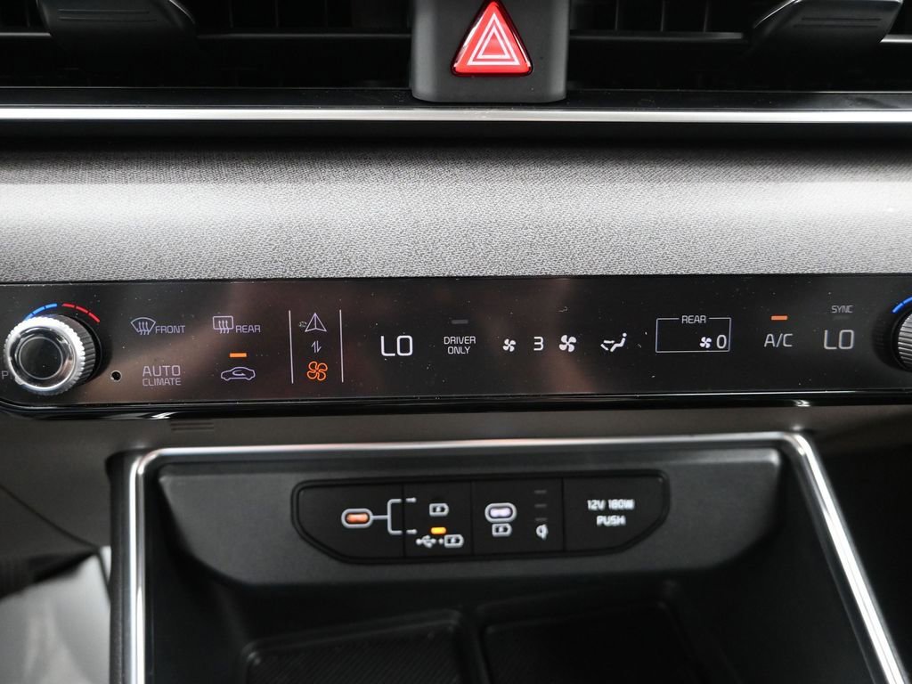 Certified 2026 Kia Carnival EX image 21