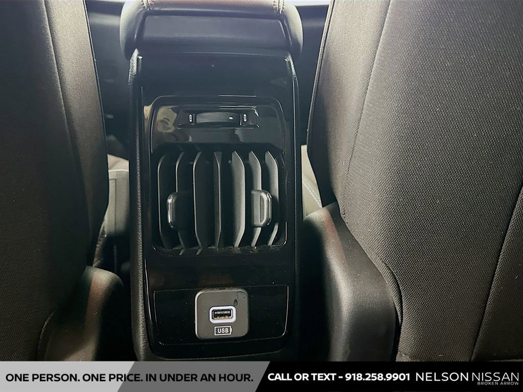 Used 2025 Jeep Compass Sport w/ Mopar Graphics Package image 23