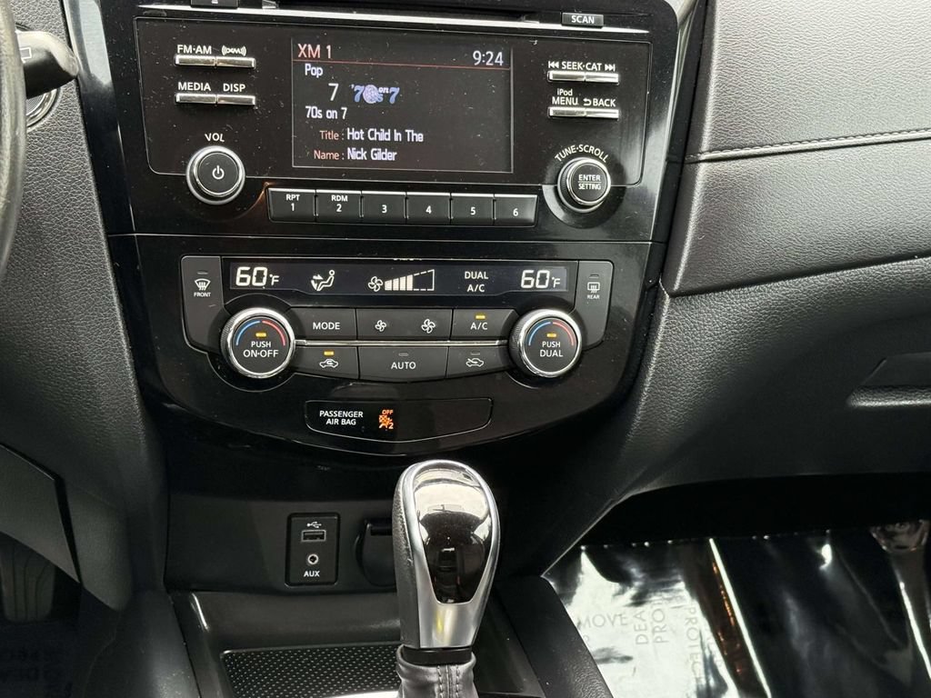 Used 2017 Nissan Rogue SV AWD/4WD image 20