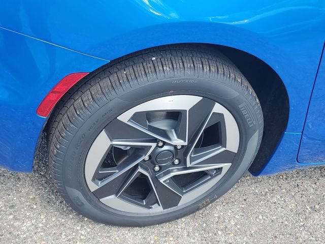 New 2027 Chrysler Pacifica Limited AWD/4WD image 5