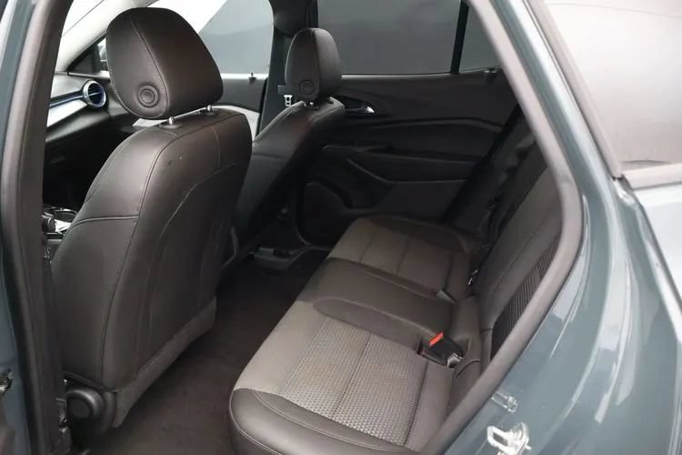 Used 2025 Chevrolet Trax LT FWD image 15