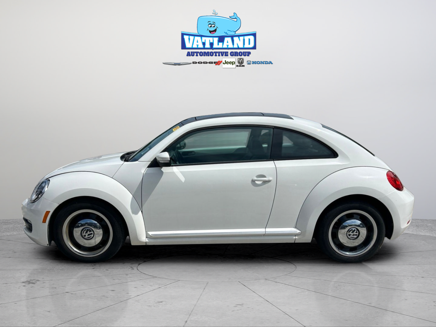 Used 2012 Volkswagen Beetle 2.5 FWD image 2