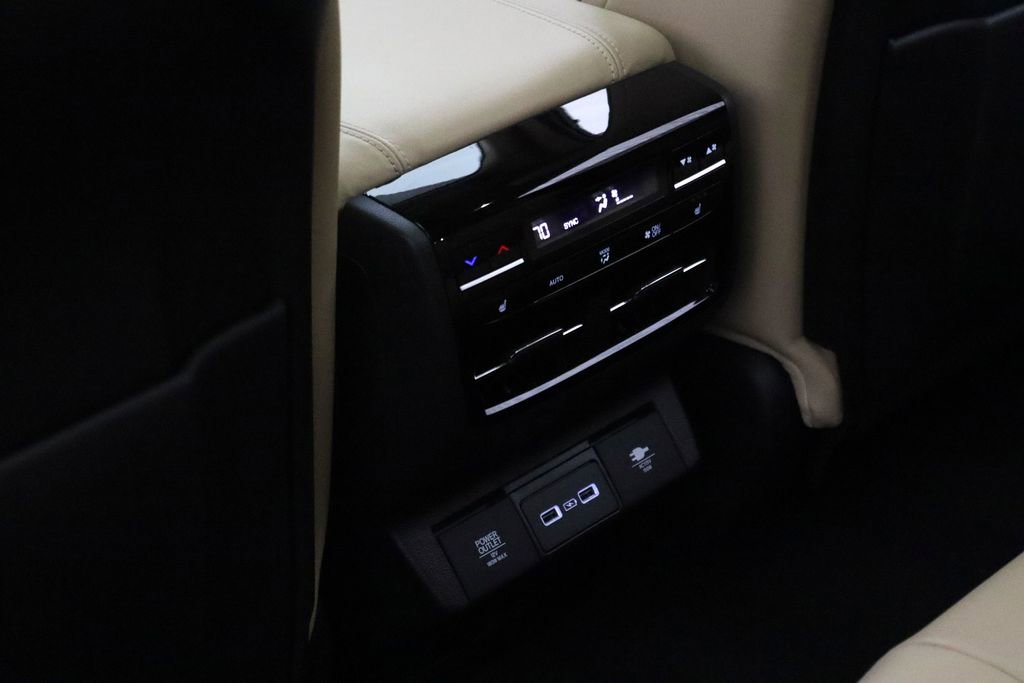 Used 2023 Acura MDX SH-AWD w/ Advance Package image 11