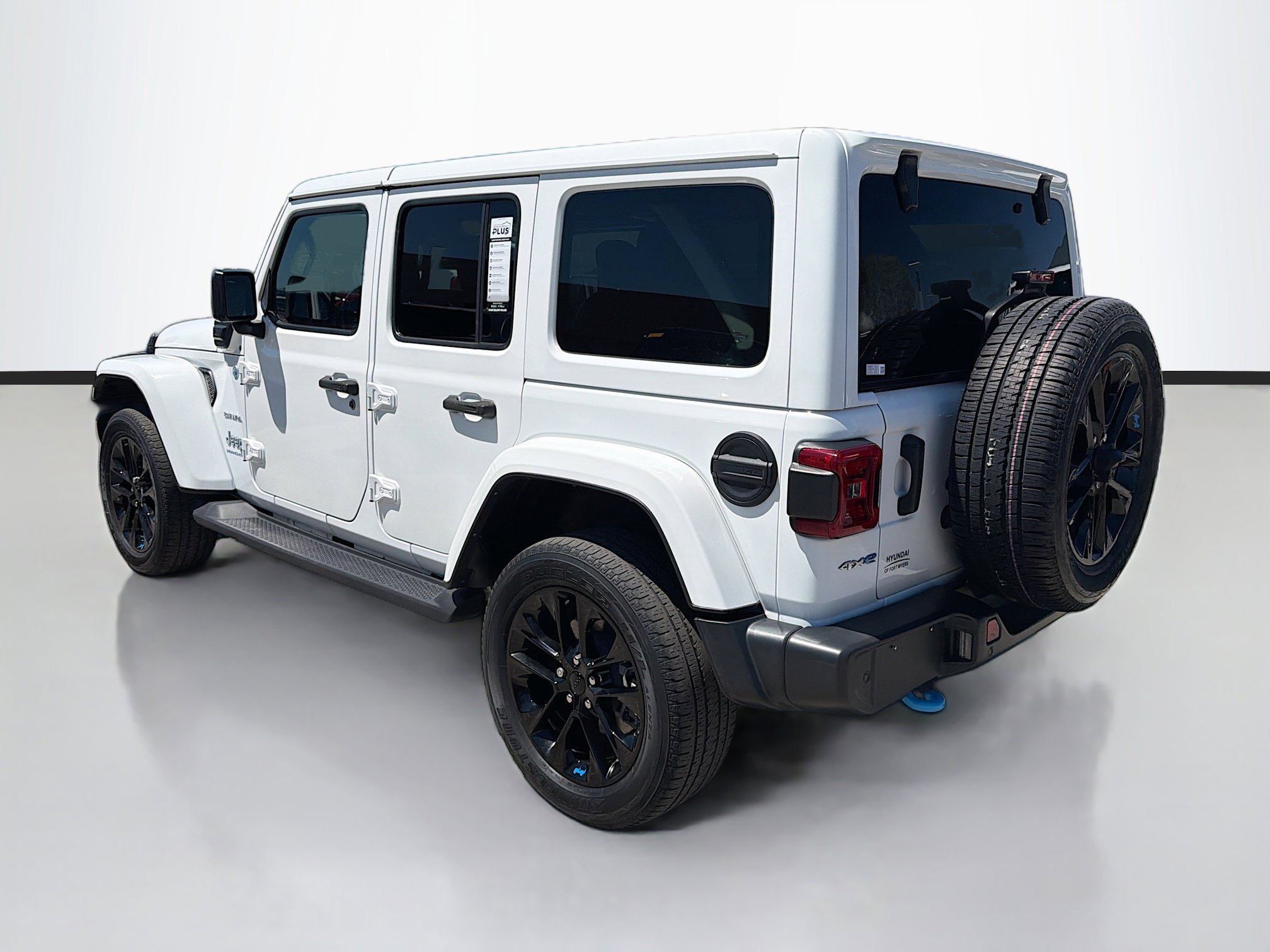 Used 2023 Jeep Wrangler Sahara w/ Cold Weather Group image 5