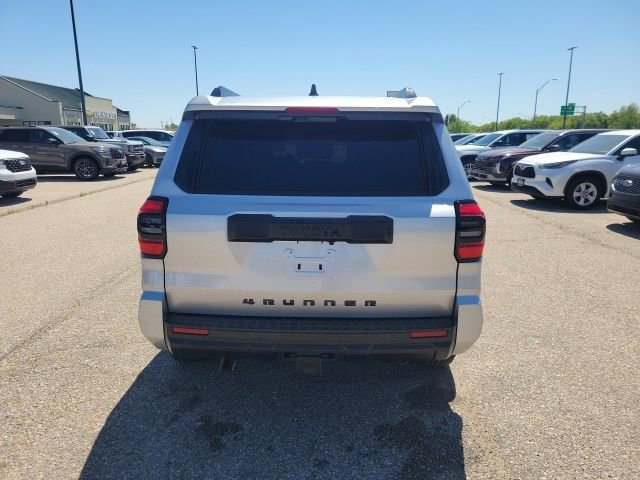 Used 2025 Toyota 4Runner SR5 AWD/4WD image 23