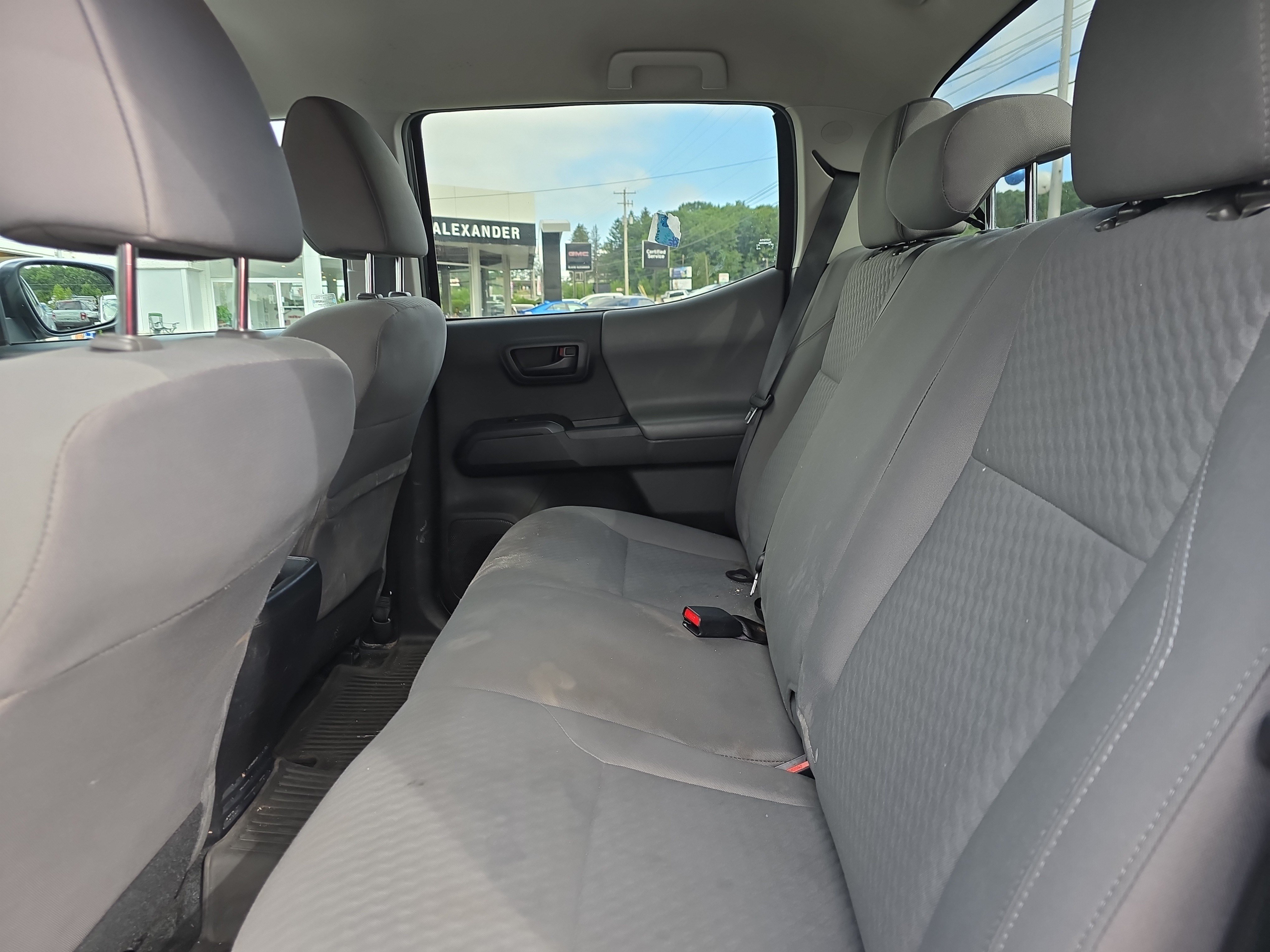 Used 2022 Toyota Tacoma SR AWD/4WD image 14