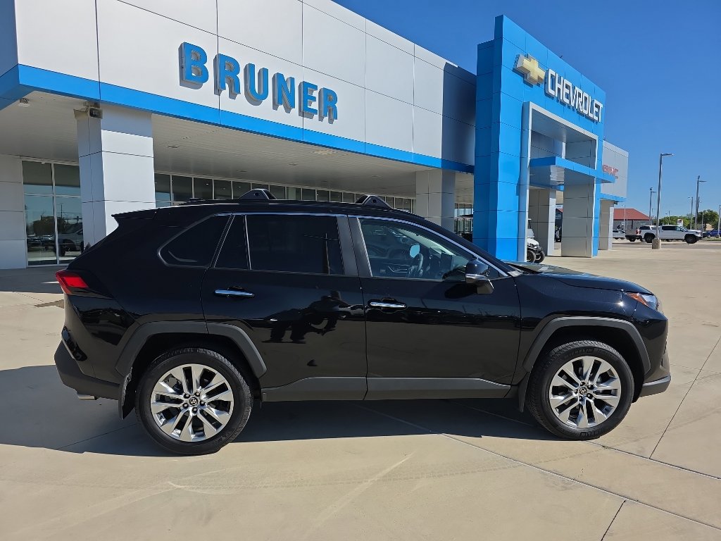 Used 2025 Toyota RAV4 Limited image 20