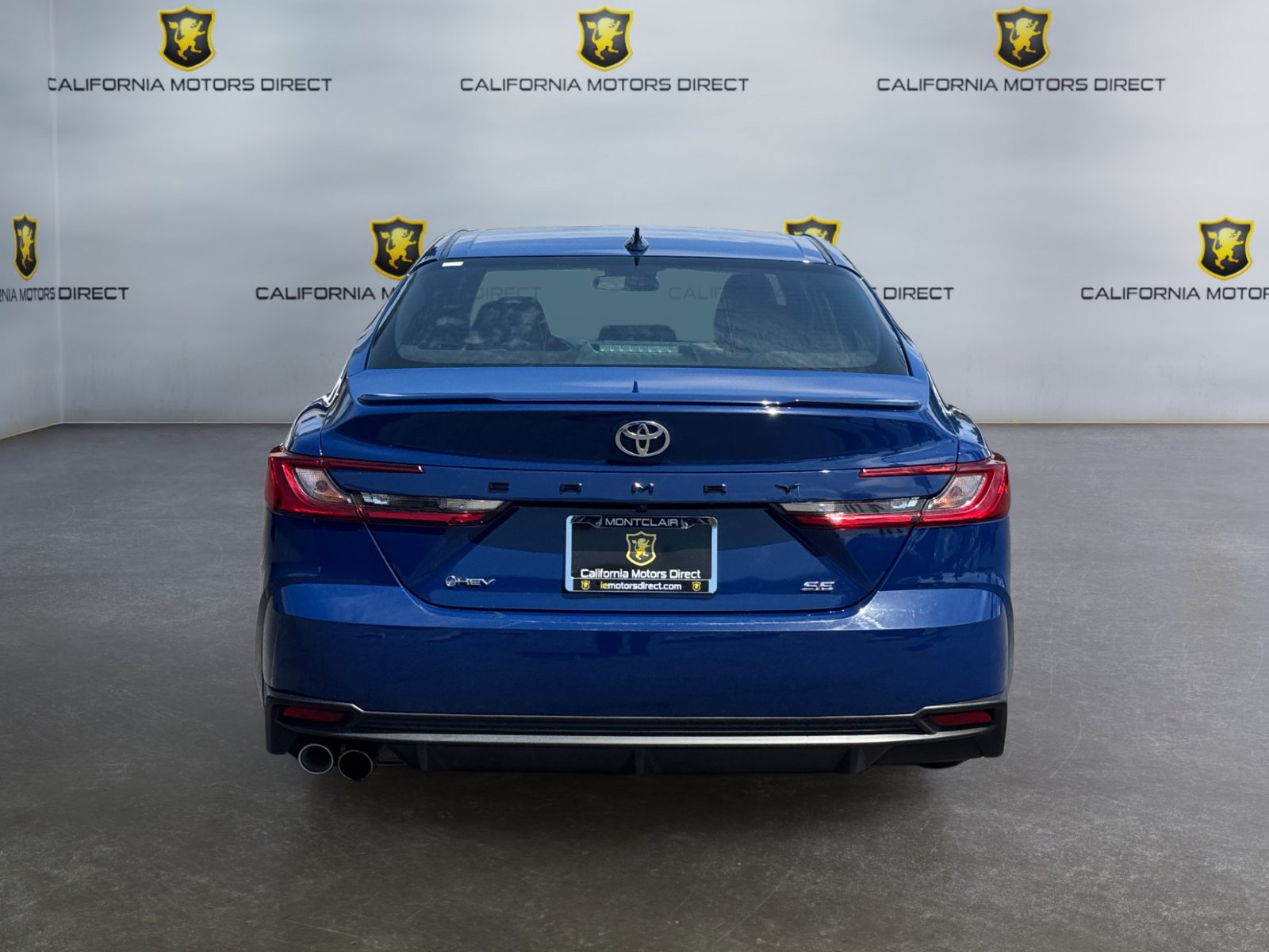 Used 2025 Toyota Camry SE FWD image 4