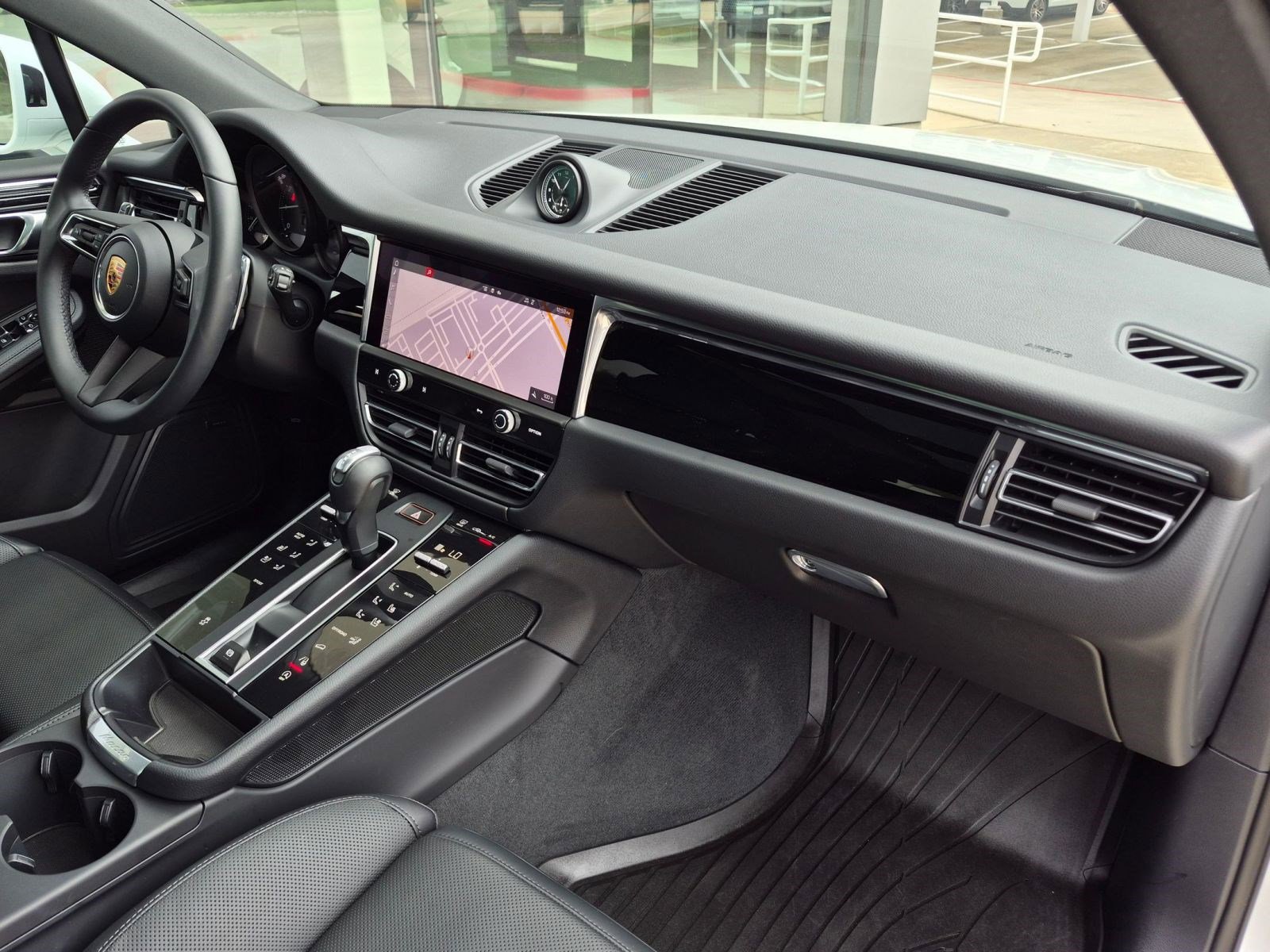 Certified 2026 Porsche Macan AWD/4WD image 26