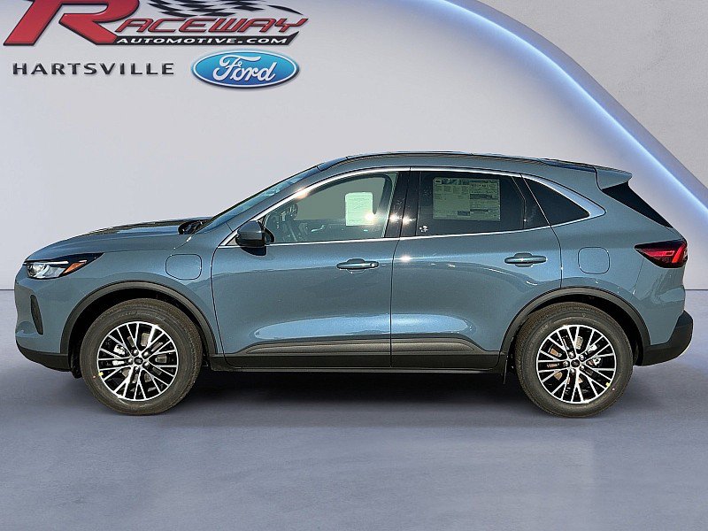 New 2026 Ford Escape SE w/ Class II Trailer Tow Package FWD image 1