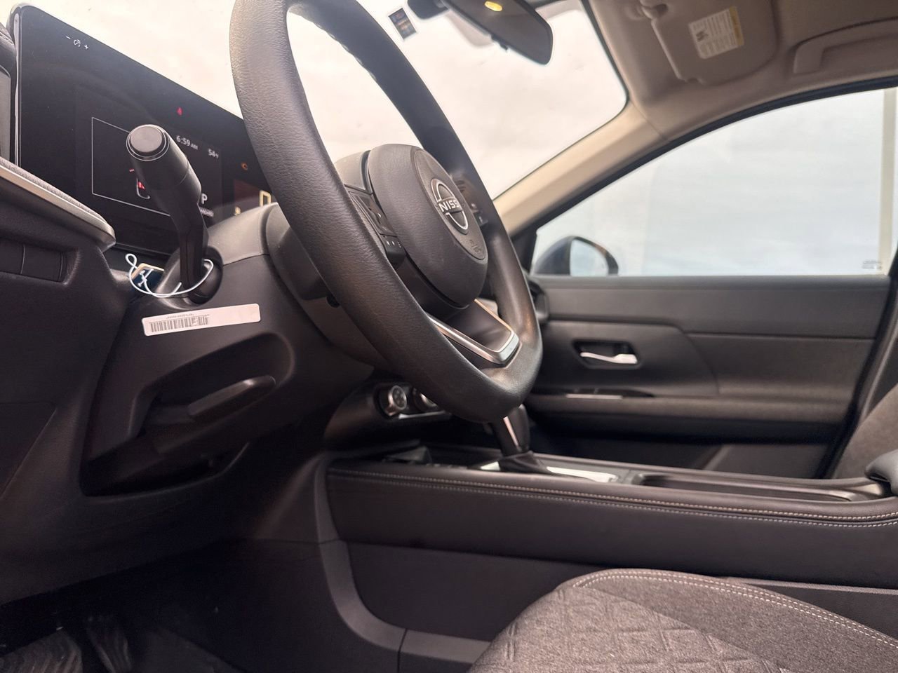 Certified 2025 Nissan Kicks SV image 32