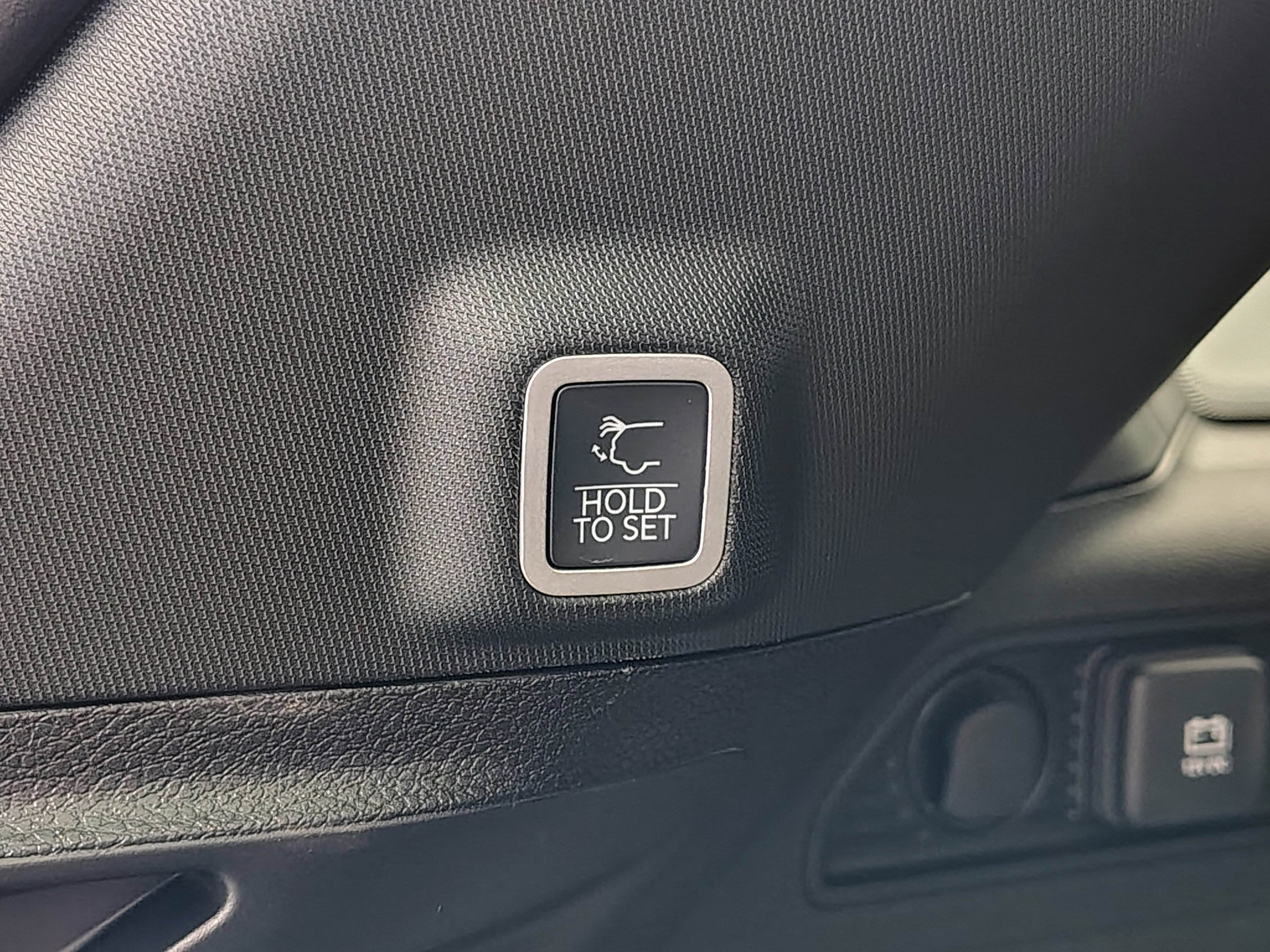 New 2025 Jeep Grand Cherokee Altitude image 14